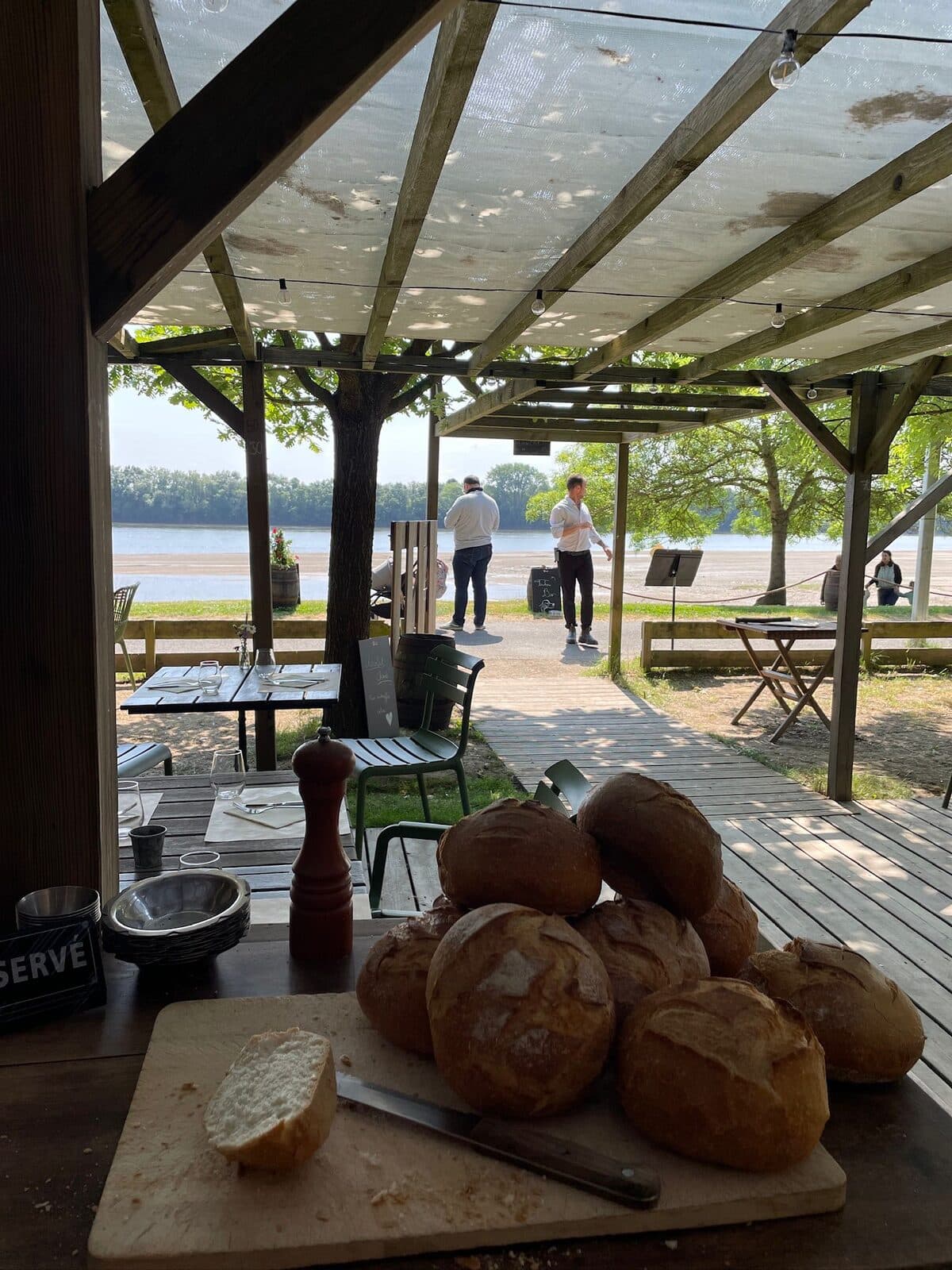 Pain artisanal, vue sur la Loire